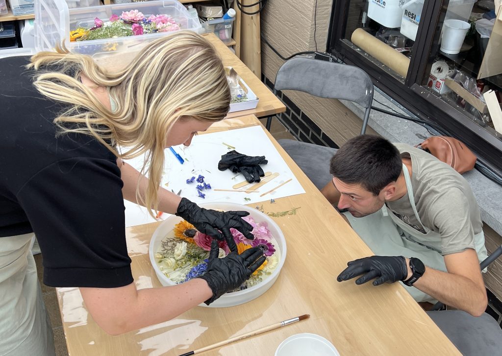 Bruisboeket tafel hars